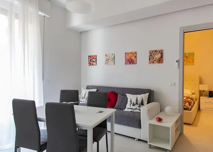 Modern Apartment Near Ponte Vecchio.